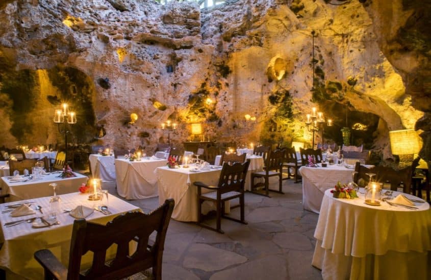 Ali-Barbour's-Cave: il ristorante in una grotta in Kenya
