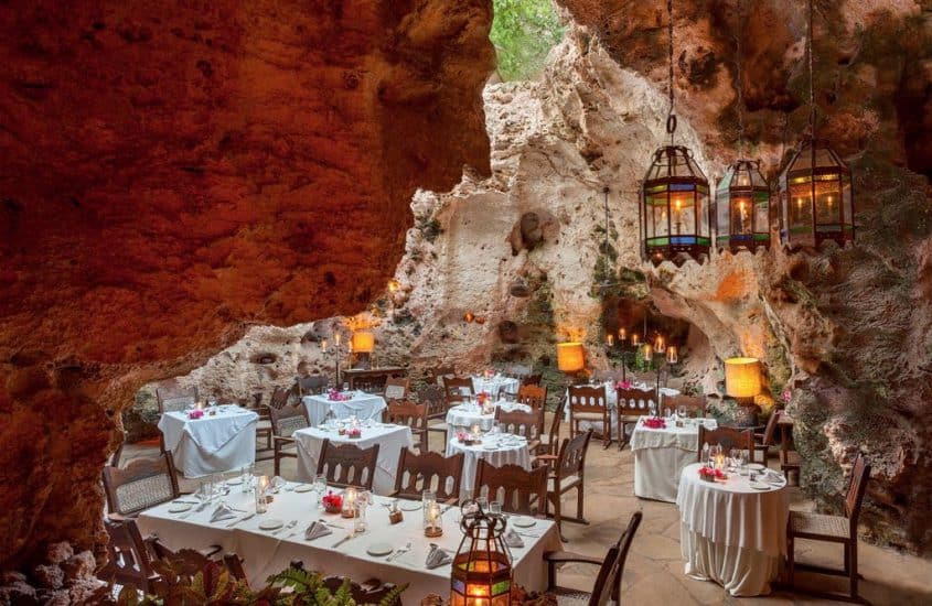 ali barbour's cave il ristorante in grotta in kenya