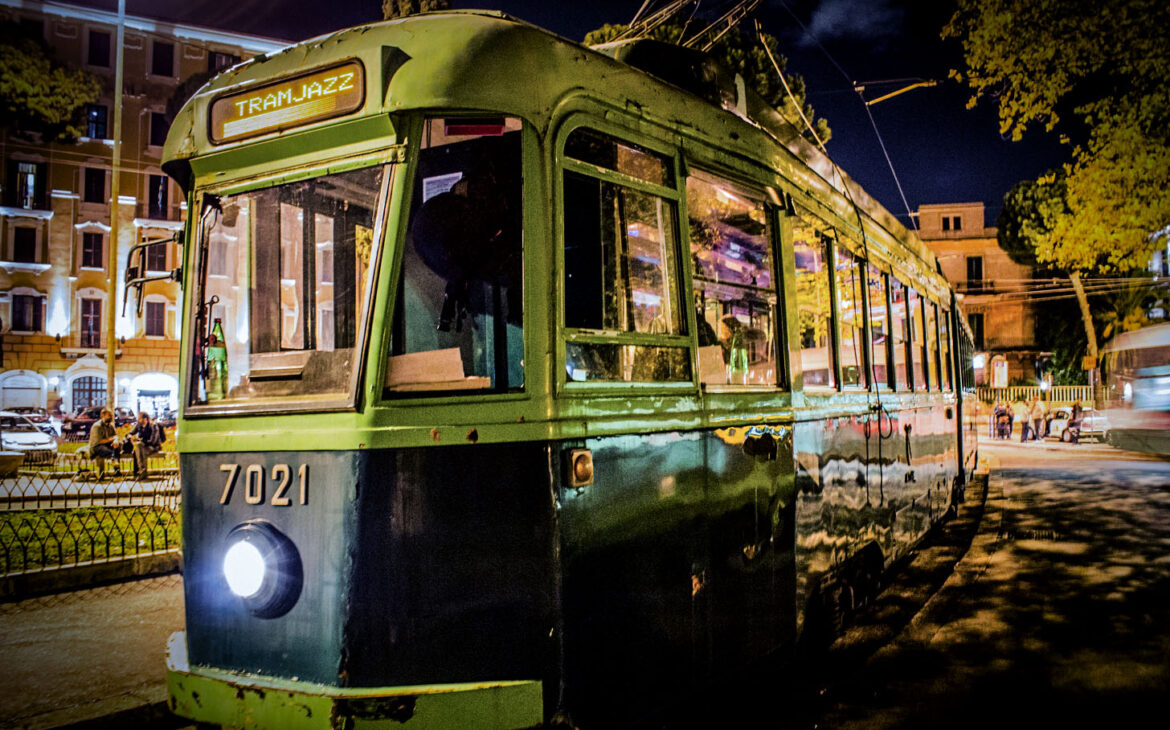 TramJazz: cena, show e musica per le strade di Roma su un tram del 1947