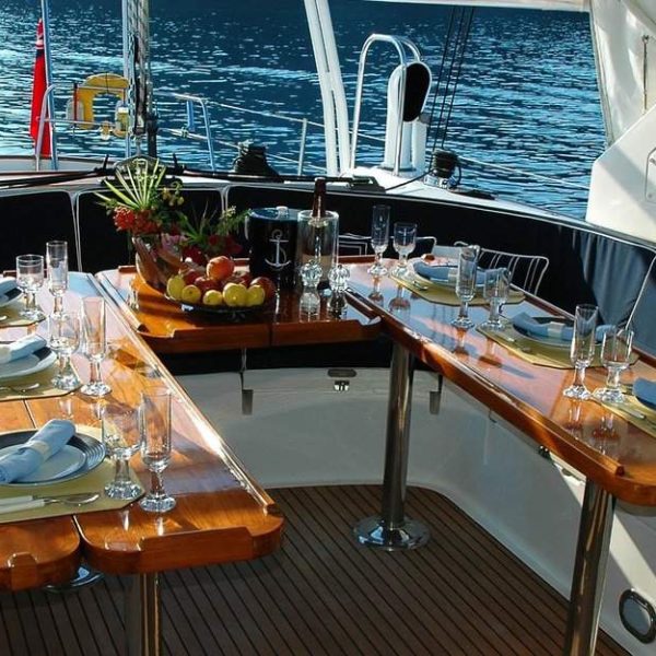 cena su una barca